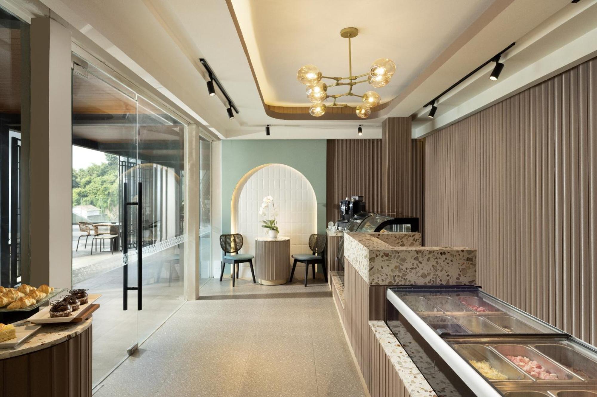 Santika Premiere Lampung Hotel 4*